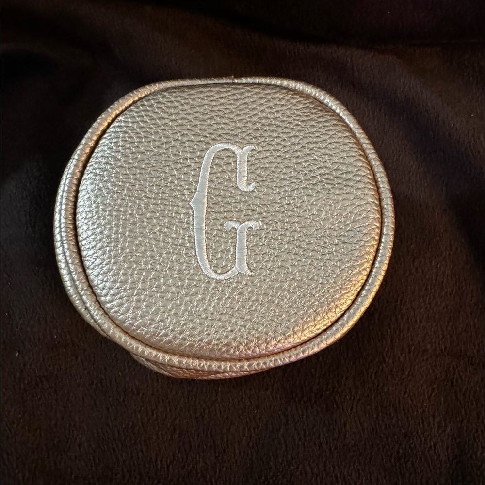 Unbranded  travel jewelry case